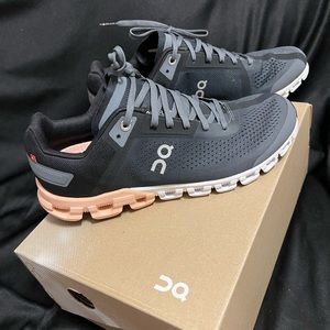 Cloudflow
US 9
EUR 40.5
UK 7
Rock | Rose